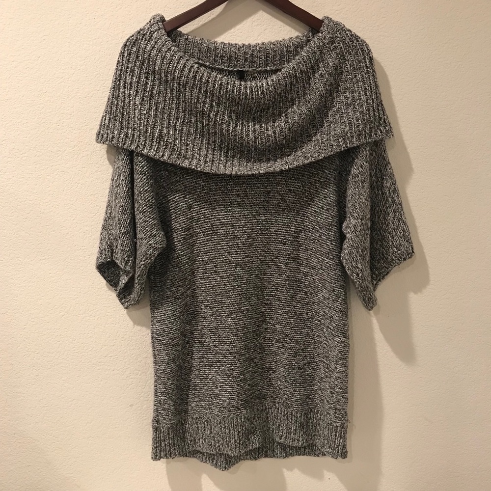 Off shoulders T TAHARI knit sweater oversized XS